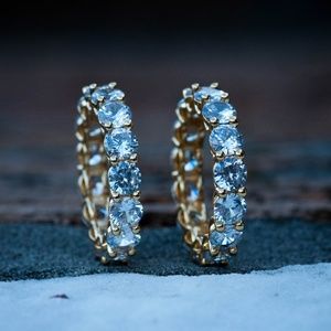 Single Row Diamond Band Ring in Yellow Gold